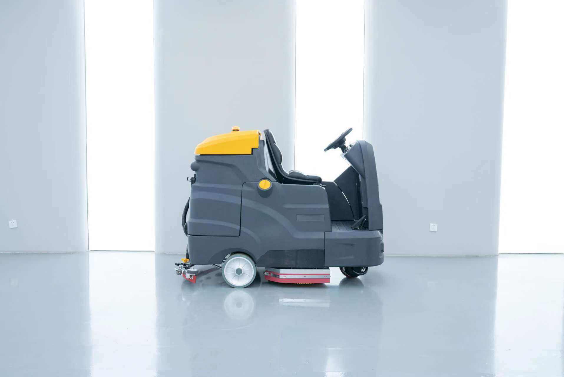HX-90 Ride On Floor Scrubber