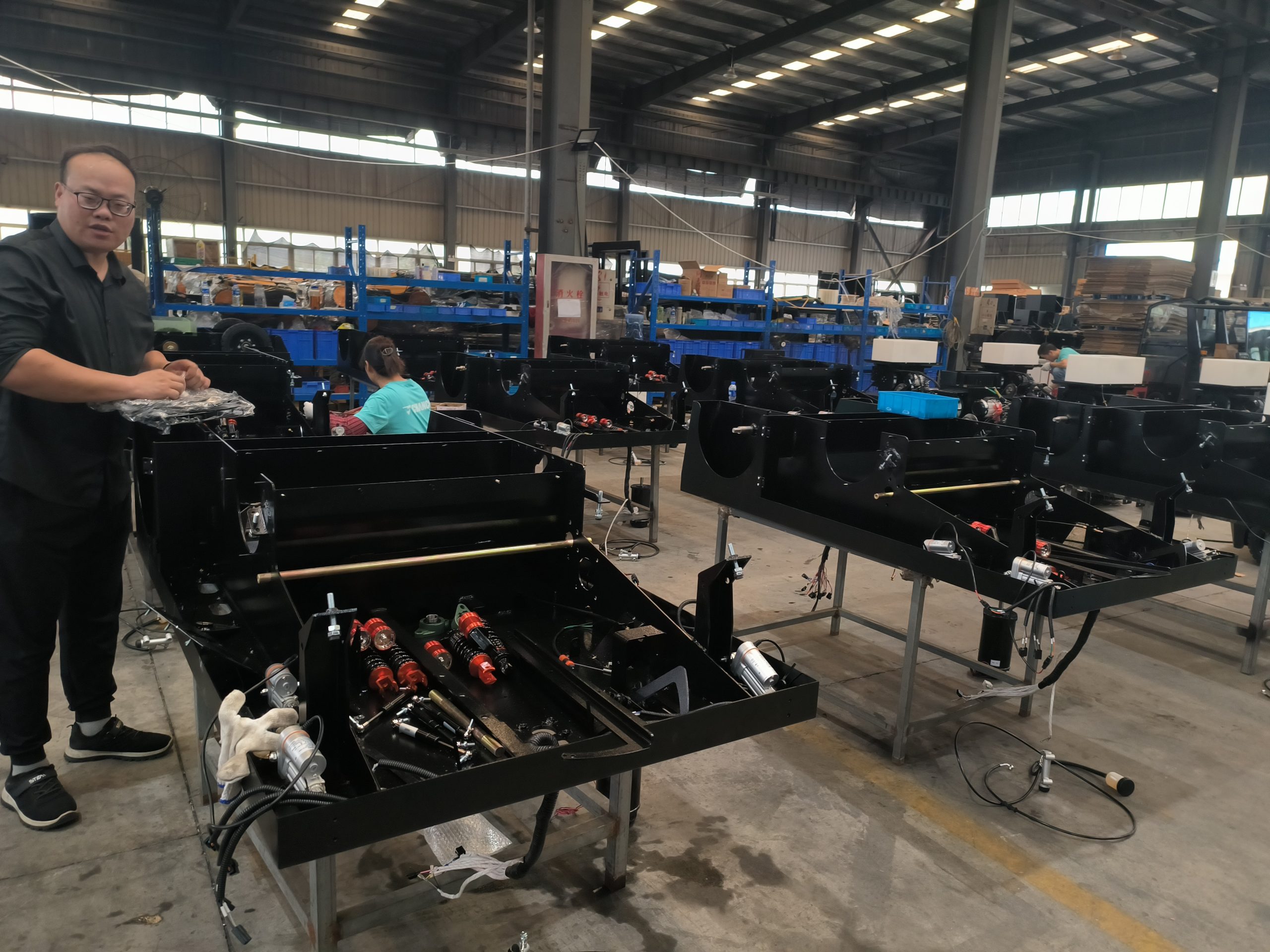HS-190 Closed Cockpit Floor Sweeper